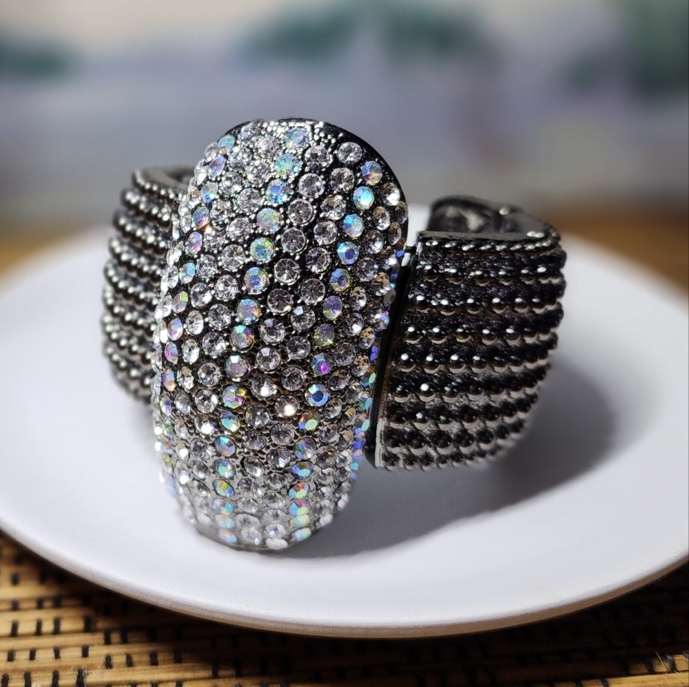 Vintage Bling Statement Open Cuff Stretch Bracelet